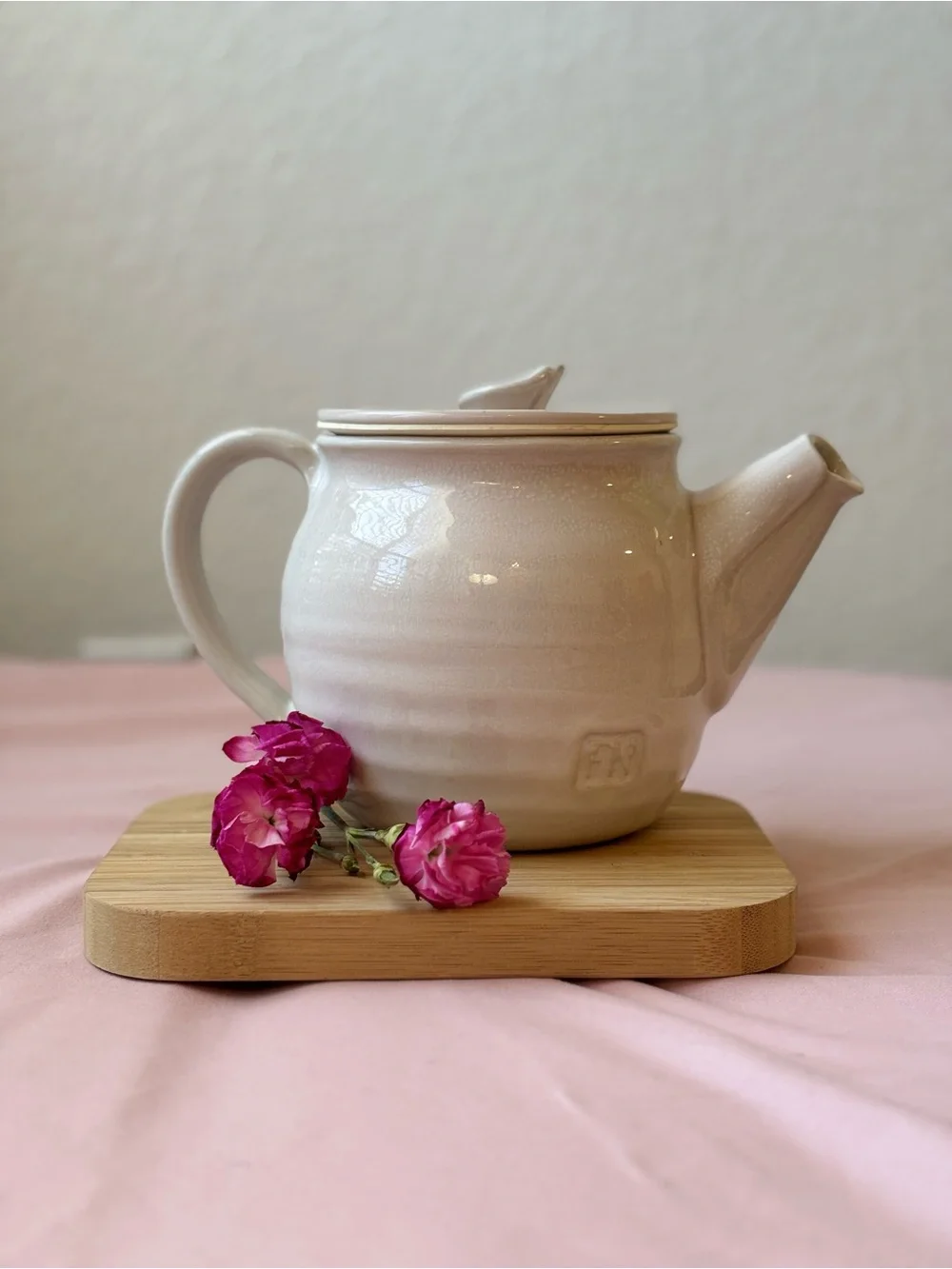 FN Food Nanny Peony Ceramic Stoneware Tea Pot with Lid Blush Pink